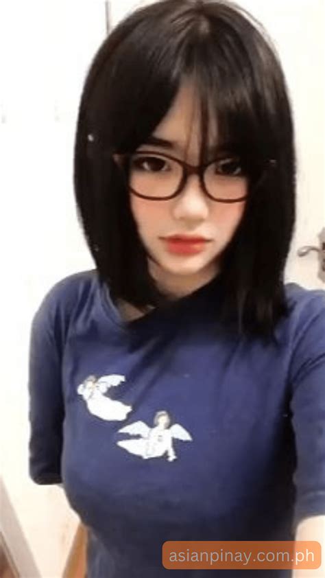Ang sinumang makakita sa magandang babae na maputi at .